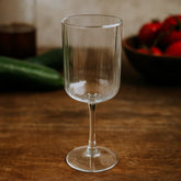 Copa de vino Panello Linear 7400 KW con diseño de líneas verticales en vidrio