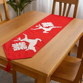 Diseño tradicional navideño con renos y copos de nieve