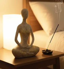 Figura Decorativa Mujer En Posición De Meditación 9×4.5×12cm