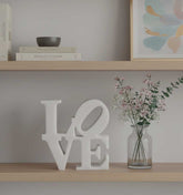 Figura Decorativa Love En Resina