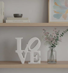 Figura Decorativa Love En Resina