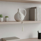 Florero De Cerámica Tipo Jarra Blanco Con Asa y Borlas Decoración Elegante