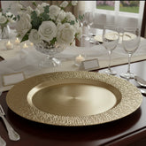 Plato Base 32cm Borde Martillado Dorado