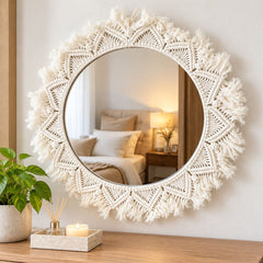 Espejo redondo de 48 cm con marco de macramé color crudo y flecos decorativos