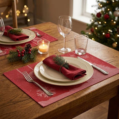 Individual en PVC navideño rojo de 46 × 30 cm con copos de nieve y esferas