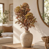 Flor decorativa de 70 cm con hojas tipo helecho y grupos florales en tonos naturales