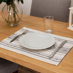 Individual tejido blanco con triángulos gris 30x45cm – Lala Home Colombia