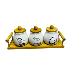 Soporte de bambú sustentando los recipientes