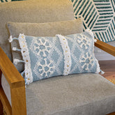 Cojín decorativo menta con textura visible 30×50