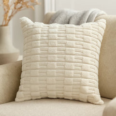 Cojín beige 45×45 cm diseño Gaudí Abstracto con relieve acanalado