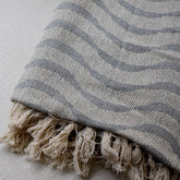 Frazada 125×150 cm de estilo discreto y elegante