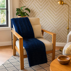 Frazada azul 1.25 × 1.50 m diseño Gaudí con textura acanalada