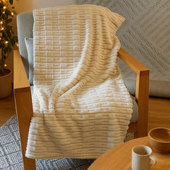 Frazada Gaudí 703 beige 1.25 × 1.50 m con textura acanalada