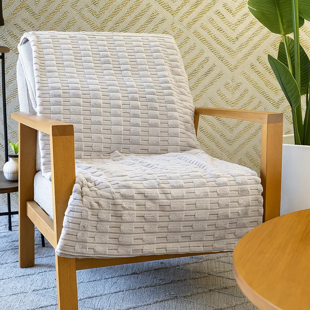 Frazada Gaudí 703 gris 1.25 × 1.50 m con textura acanalada