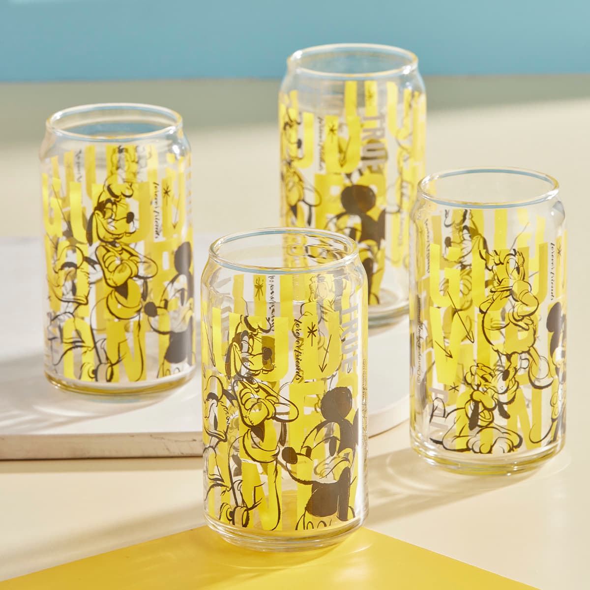 Set de 4 vasos Mickey & Friends diseño Disney