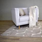 Alfombra Nevada 02 Flecos Beige con diseño geométrico moderno