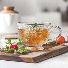 Taza de vidrio vintage 440 ml con relieve decorativo y asa transparente