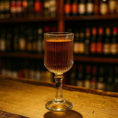 Mini copa de vidrio 50 ml transparente con diseño de líneas verticales