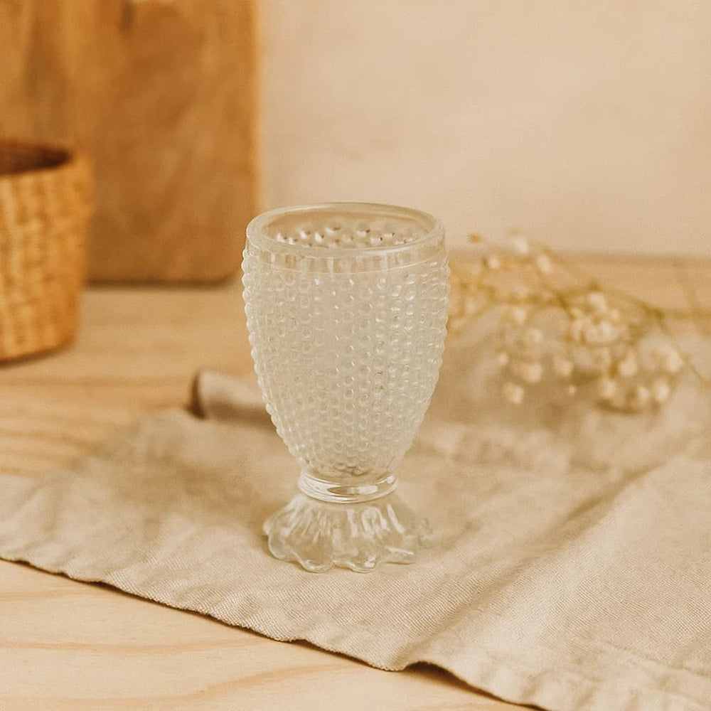 Copa de vidrio 36 ml con diseño de puntos en relieve