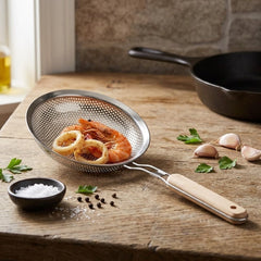 Escurridor colador de cocina metálico de 14 cm con mango largo de madera clara