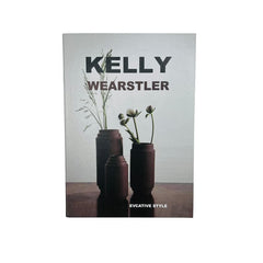 Libro decorativo con portada Kelly Wearstler, estilo moderno 15x21 cm.