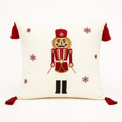 Cojín navideño 45x45 con figura de cascanueces roja