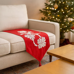 Diseño tradicional navideño con renos y copos de nieve