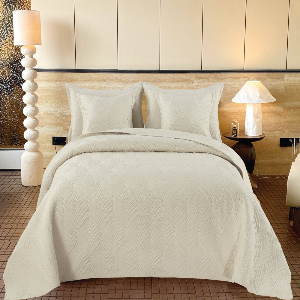 Edredón bordado color beige con diseño de hojas árabes y dos fundas decorativas