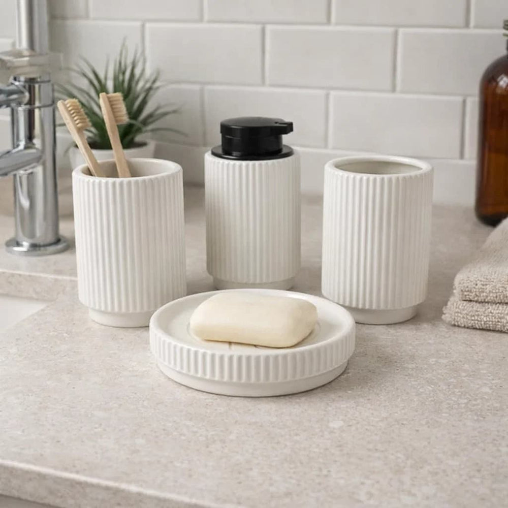 Set de baño x4 piezas diseño líneas horizontales blanco y negro