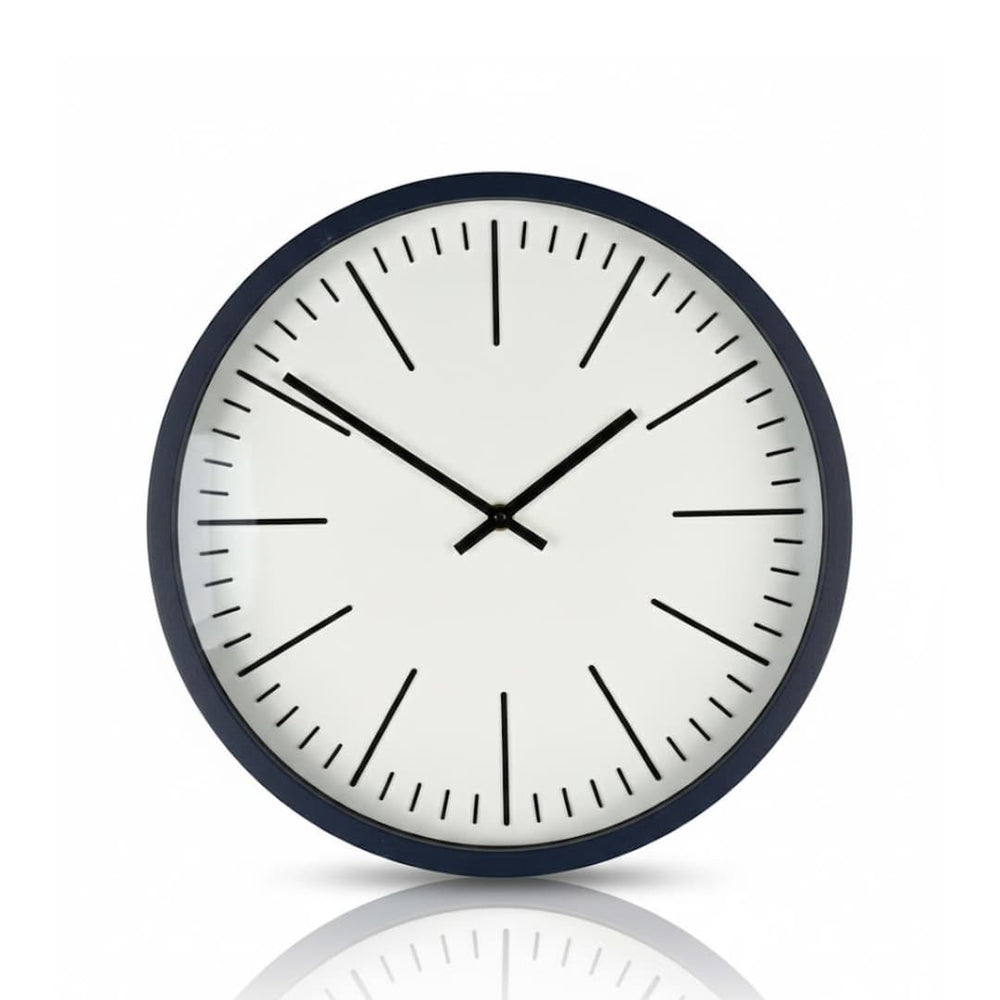 Reloj de pared moderno sin números color azul