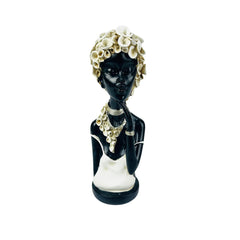 Busto decorativo mujer africana elegante
