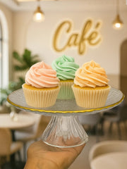 Base para torta en cristal con borde dorado elegante