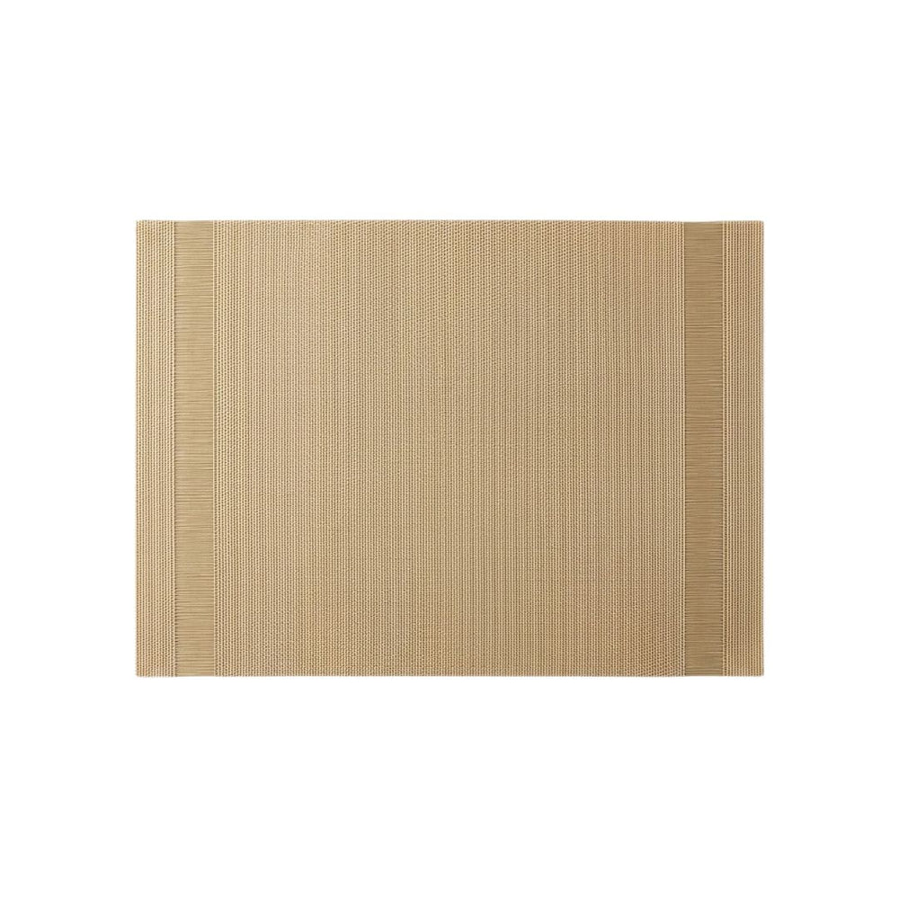 Individual de mesa rectangular en PVC dorado con tejido trenzado de 30 × 46 cm.