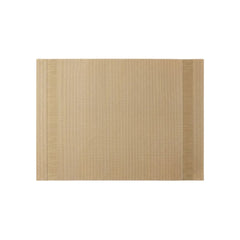 Individual de mesa rectangular en PVC dorado con tejido trenzado de 30 × 46 cm.