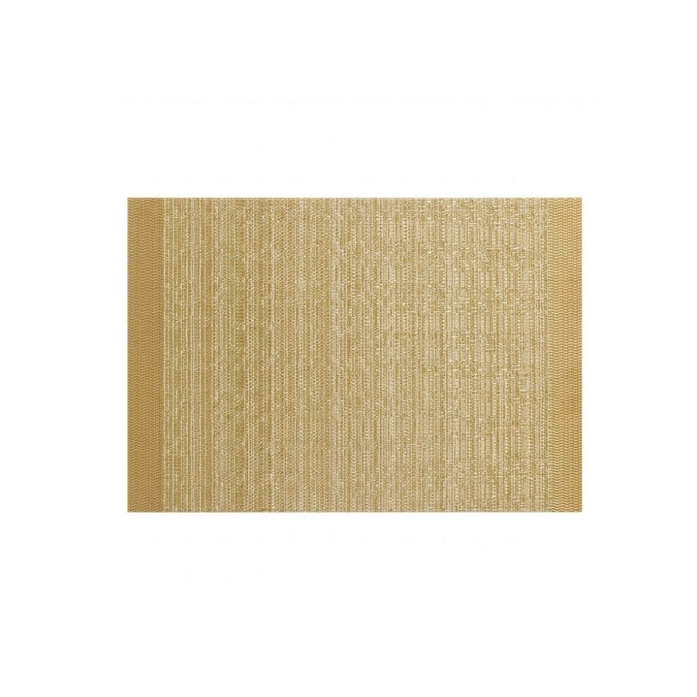 Individual para mesa en PVC dorado de 30 × 46 cm con tejido fino.