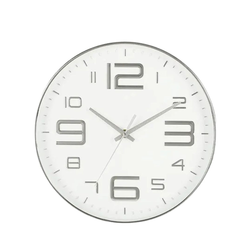 Reloj redondo con fondo blanco y acabado metálico