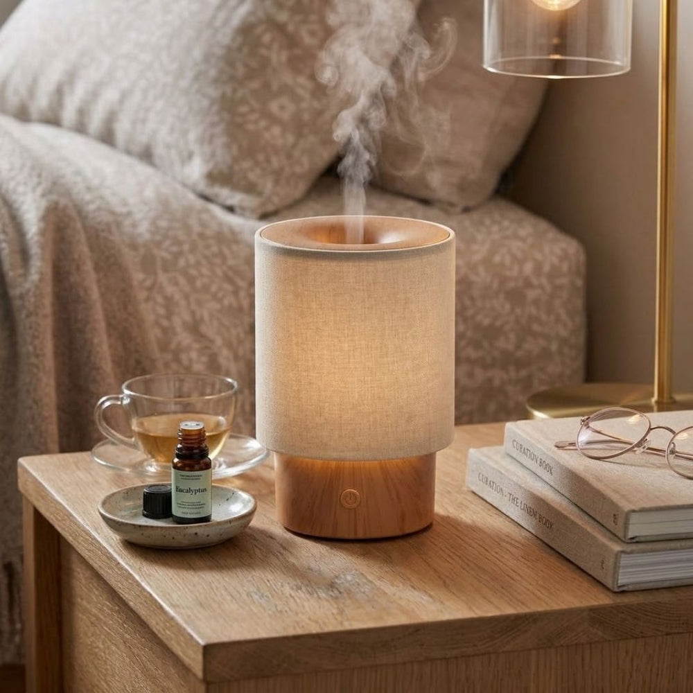 Humidificador 100 ml con lámpara nocturna acabado tipo madera y pantalla beige