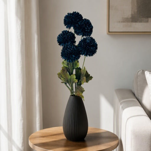 Flor decorativa de pompones disponible en 5 colores