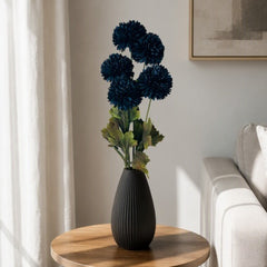 Flor decorativa de pompones disponible en 5 colores