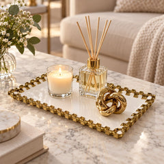 Bandeja decorativa blanca 25×14 cm con borde de cuadros dorados