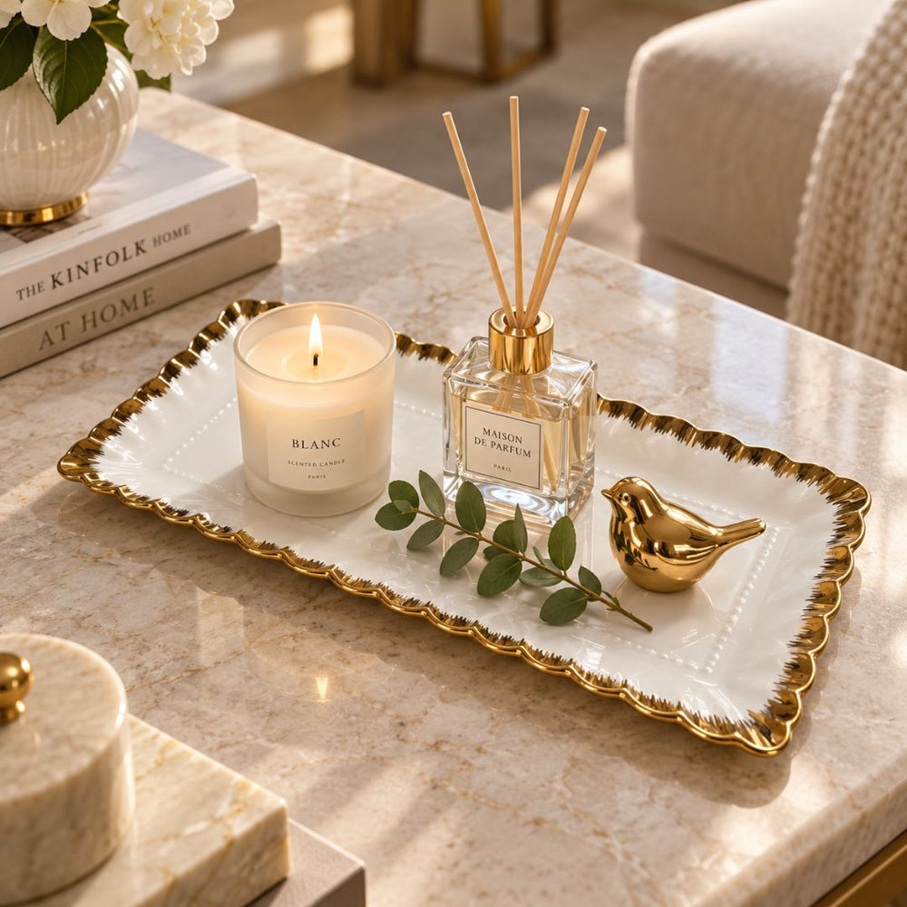 Bandeja decorativa blanca 35×13 cm con diseño de ondas y borde dorado