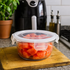 Recipiente redondo de vidrio transparente con tapa blanca hermética de 880 ml