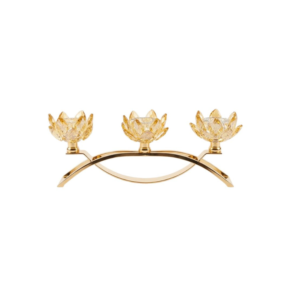 Candelabro dorado de tres puestos con diseño Flor de Loto