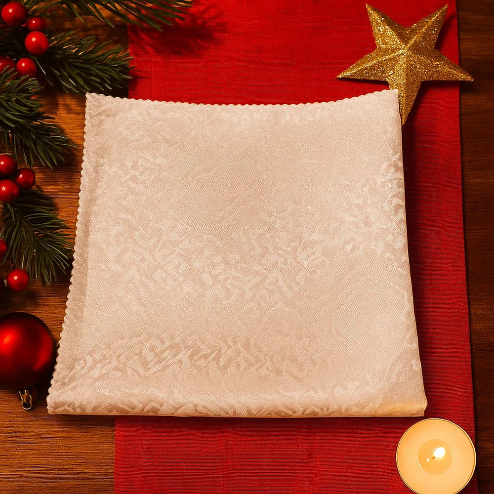 Servilleta de tela 45x45cm color beige con diseño de rosas en relieve