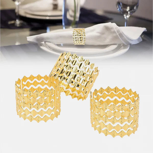 Anillo para servilleta dorado con diseño calado zig zag