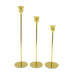 Set de candelabros dorados metálicos con forma de campana – 3 alturas