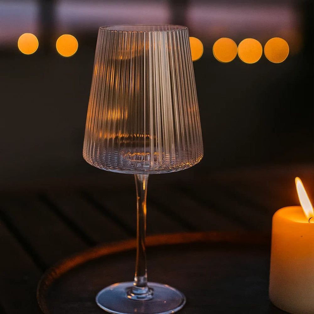 Copa de vidrio transparente diseño líneas verticales 385 ml