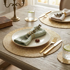 Individual para mesa redondo de 36 cm en PVC dorado con portavaso y diseño espiral