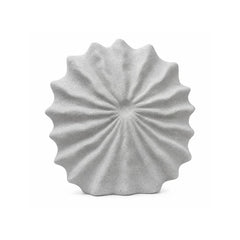 Florero Sol Ondulado de 21×21 cm con diseño escultórico