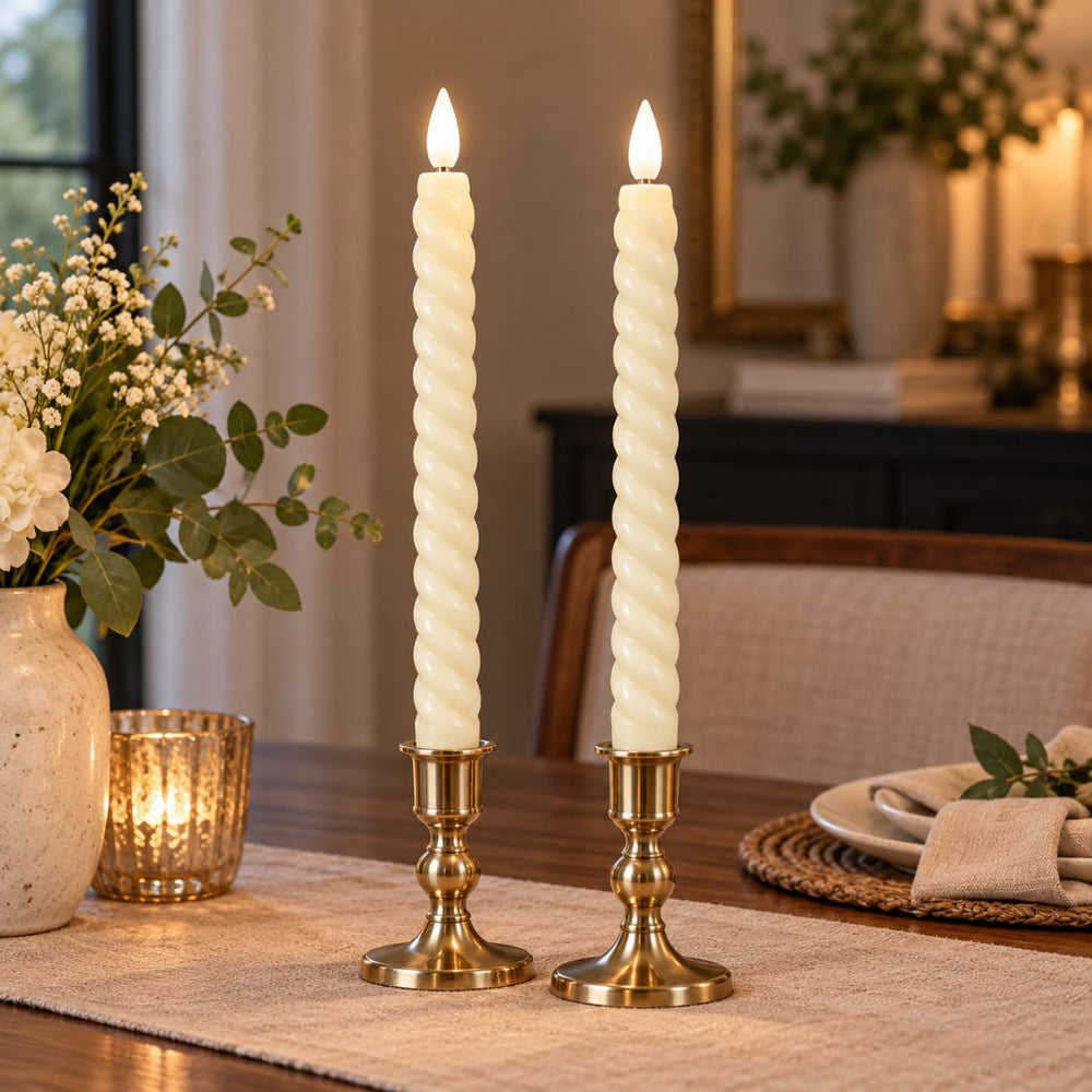Set de dos velas LED color marfil con diseño espiral